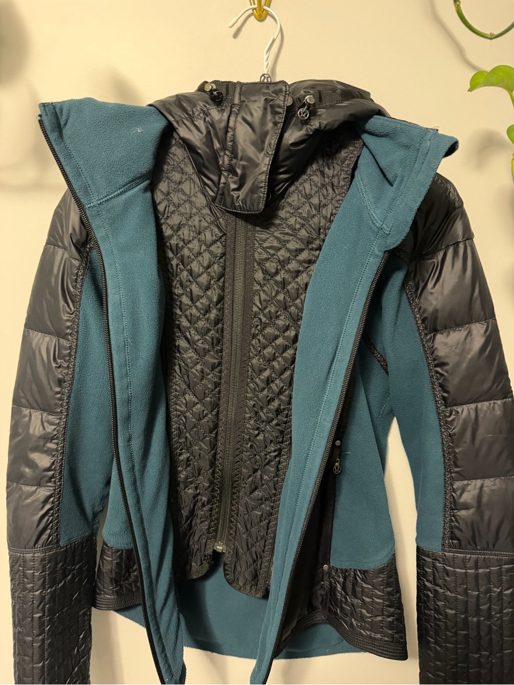 Lululemon Running Jacket - Picture 5 of 8